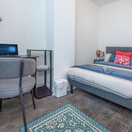 Modern Family Home W/Wi-Fi, Netflix, Self Check-In 런던 외부 사진