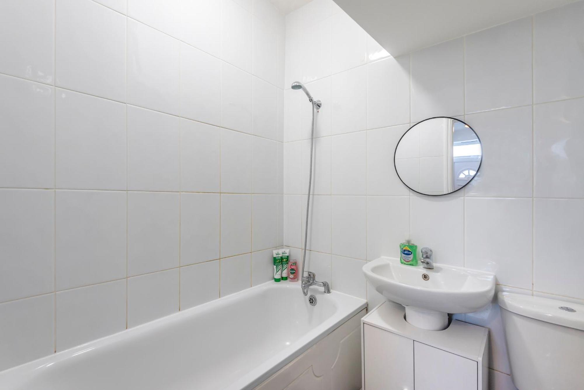 Modern Family Home W/Wi-Fi, Netflix, Self Check-In 런던 외부 사진