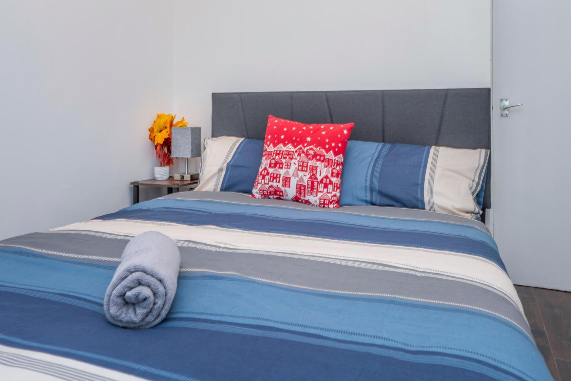 Modern Family Home W/Wi-Fi, Netflix, Self Check-In 런던 외부 사진