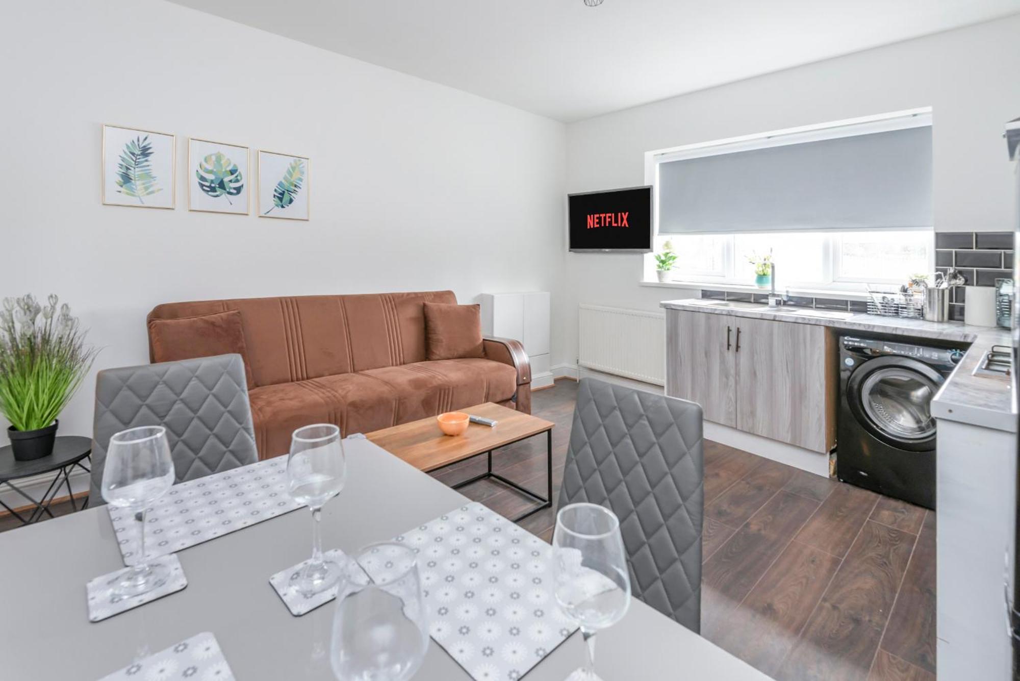 Modern Family Home W/Wi-Fi, Netflix, Self Check-In 런던 외부 사진