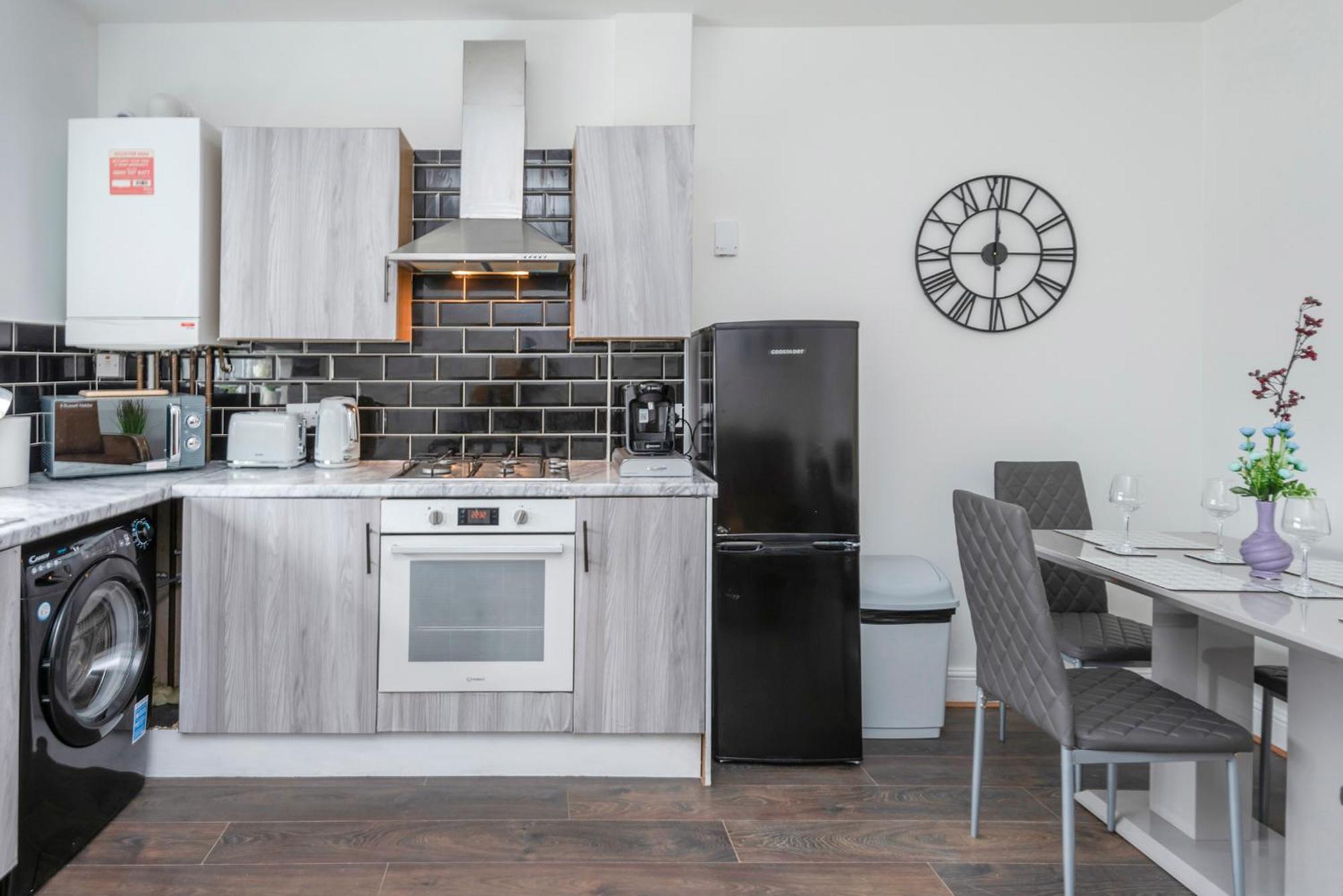 Modern Family Home W/Wi-Fi, Netflix, Self Check-In 런던 외부 사진