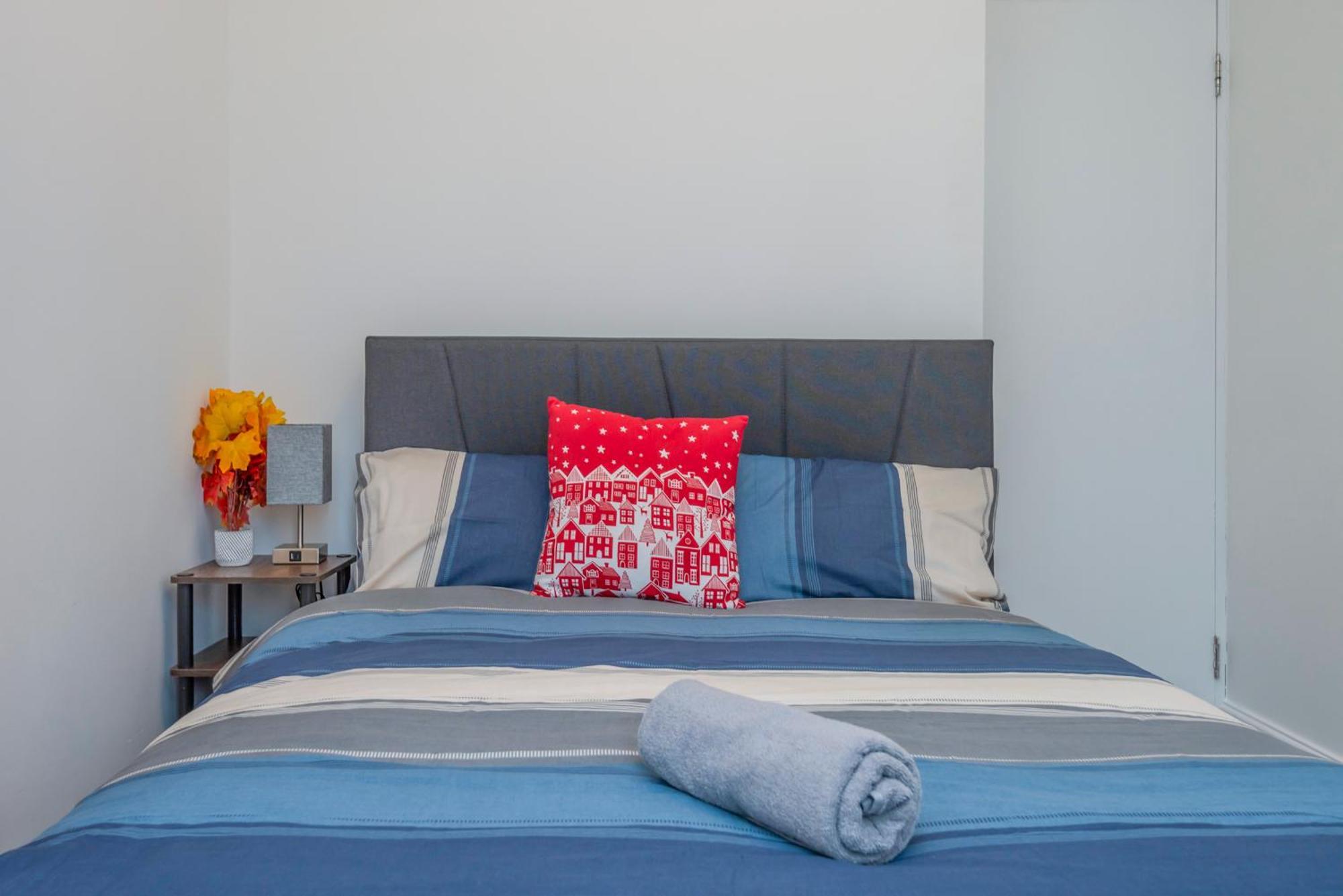 Modern Family Home W/Wi-Fi, Netflix, Self Check-In 런던 외부 사진